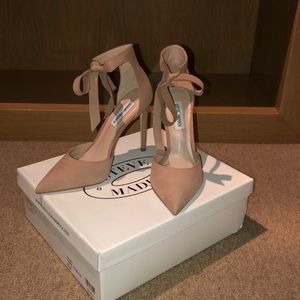 Steve Madden Heart Camel NUBUCK heels. Size 8